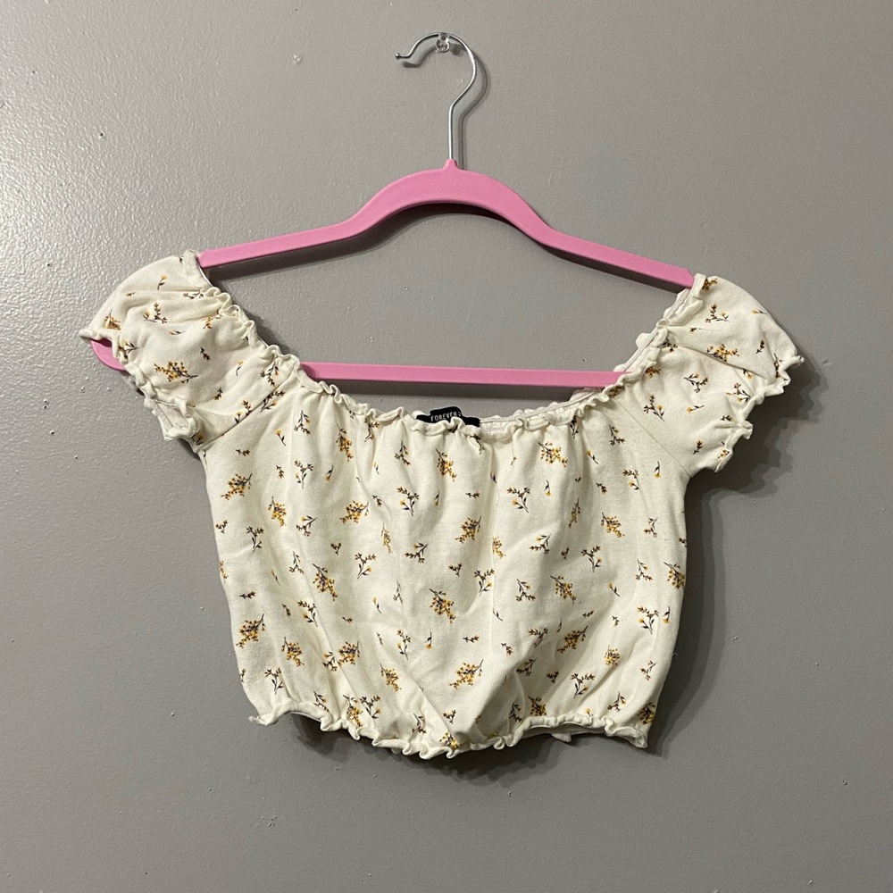 Off-Shoulder Floral Ruffled Crop Top